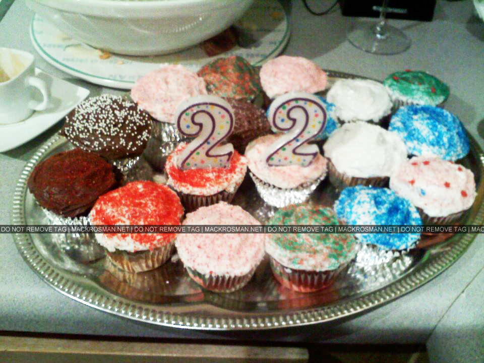 Mack's 22nd Birthday Cupcakes Made by Lena December 2011
Keywords: 22ndbday1