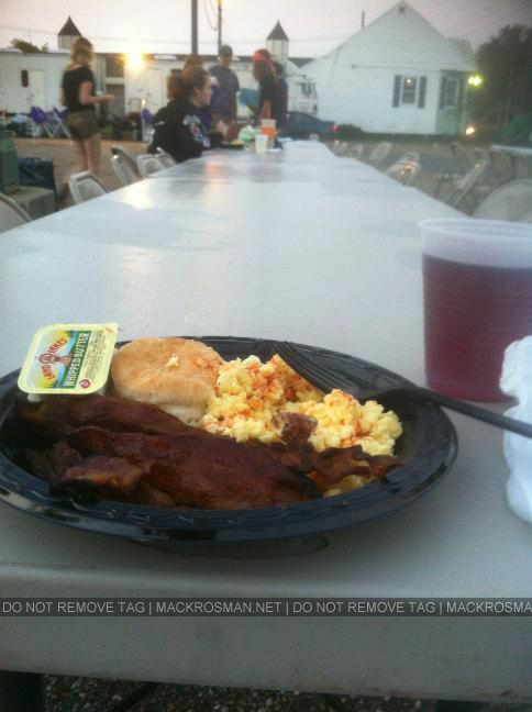 Exclusive: Breakfast Time On-Set of Mack's Film 'Ghost Shark' in Kenner, Louisiana September 2012
Keywords: gho17
