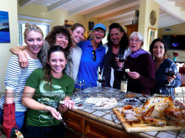 EXCLUSIVE NEW PHOTO: Mack, Hannah, Farida, Bridget, Kathleen and Friends Cutting Up a Roast Chicken Together for Dinner in 2011
Keywords: exclusive36