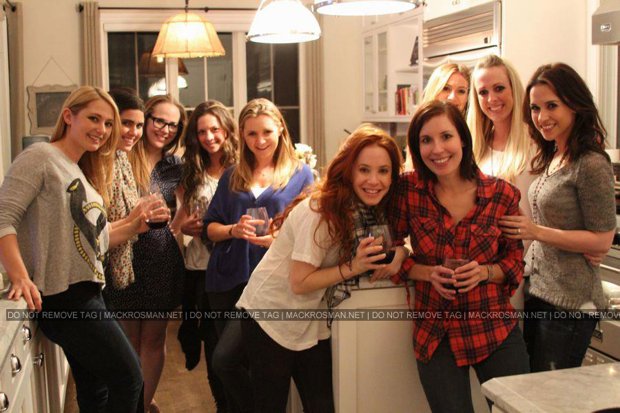 Nicki, Mack, Beverley, Hilary, Aimee, Taylor & others Having a Girls Dinner Night Catching Up February 2012
Keywords: macknbevnfriends2