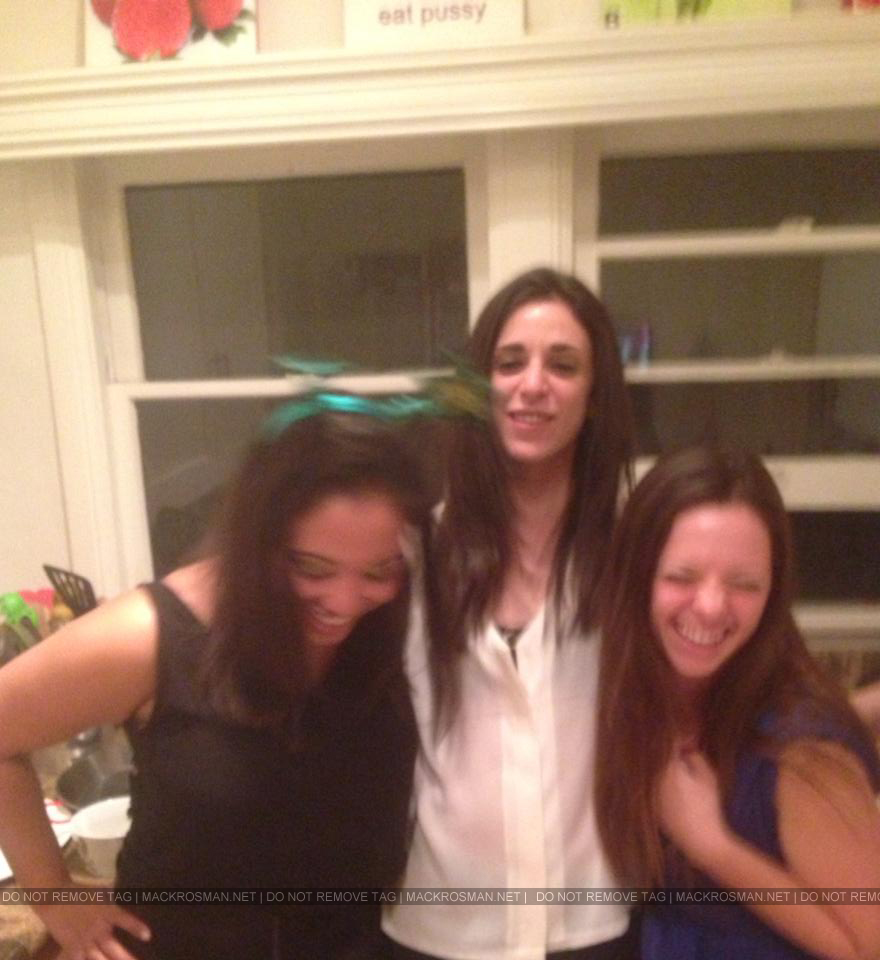 EXCLUSIVE CANDID PHOTO: Mack, Maya & Lexy At Their New Years Eve Party On 31st December 2013
Keywords: mackenzierosman 7thheaven nye133