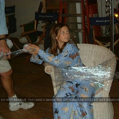 Exclusive Candid Photographs - Mack Mucking Around On-Set of 7th Heaven 
Keywords: onset2