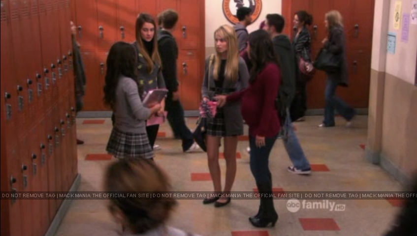 Mack as Zoe in The Secret Life of the American Teenager May 16th 2011 
Keywords: ll22