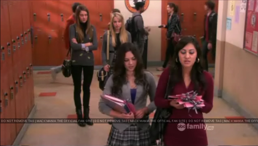 Mack as Zoe in The Secret Life of the American Teenager May 16th 2011
Keywords: ll30