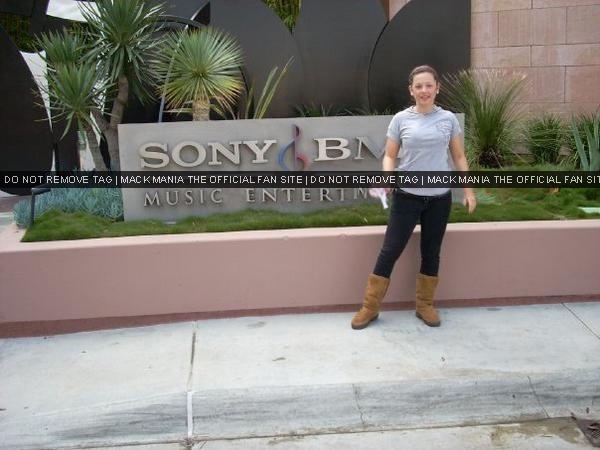 Mack Outside Sony/BMG Music Studios
Keywords: sonybmg1