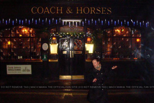 Mack Outside Coach & Horses Pub in London, UK - December 2009
Keywords: ero17