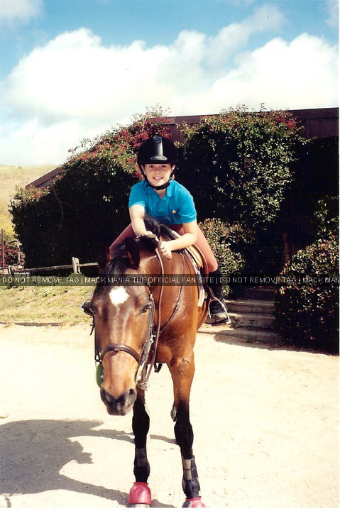 Mack sitting on Her old Horse Mentos Junior in 2000
Keywords: horsey