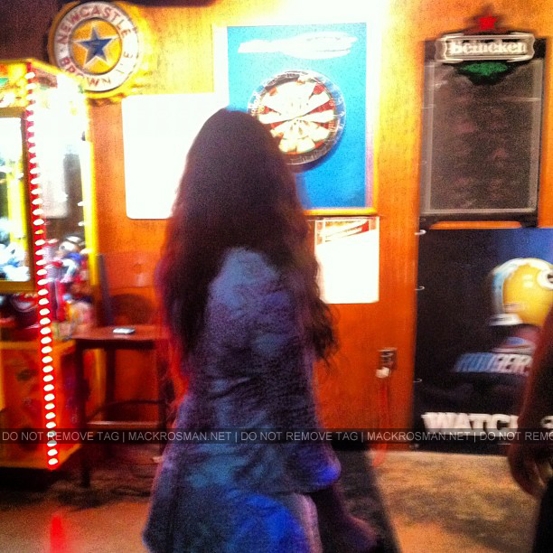 Exclusive: Mack Playing Darts During a Break On-Set of Mack's New Film 'Ghost Shark' in Louisiana September 2012
Keywords: gho188